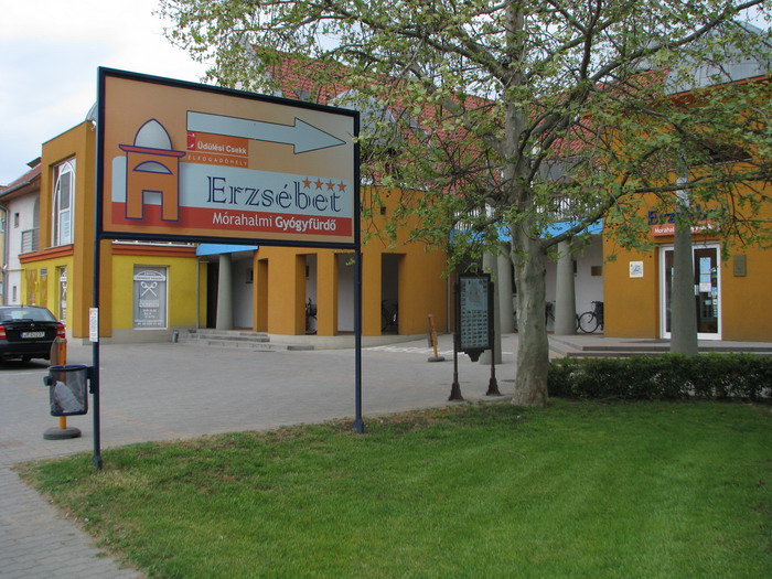 Morahalom, Erzebet banja i bazeni