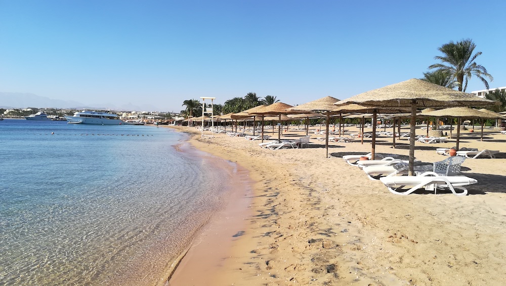 Zapadni deo. Posle broda je Sunrise hotel.